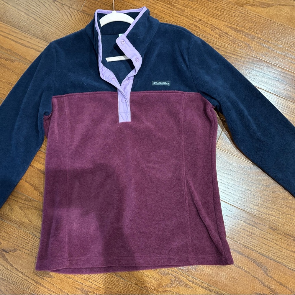 Columbia Women's Navy and Burgundy Fleece Pullover